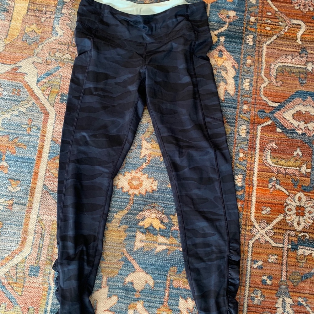 Lululemon leggings size 8